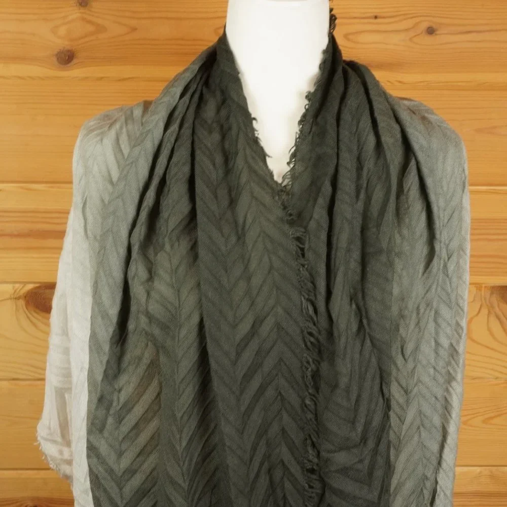 Gray and White Gradient Wrap Scarf Size 28x41‎
